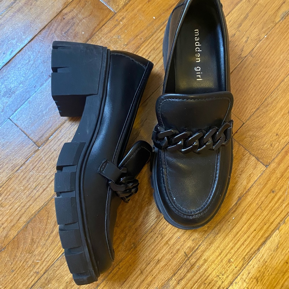 Trendy Madden Girl chunky platform Mary janes
